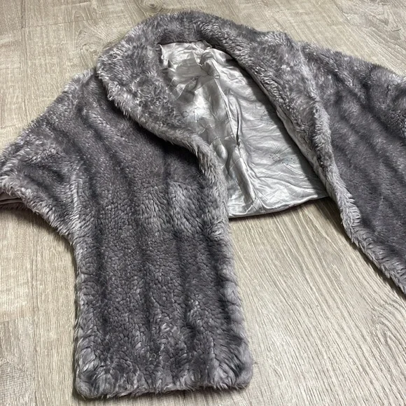 Vintage Regina Glenara by Glenoit Faux Fur Stole gray Wrap Lined USA - Picture 2 of 5